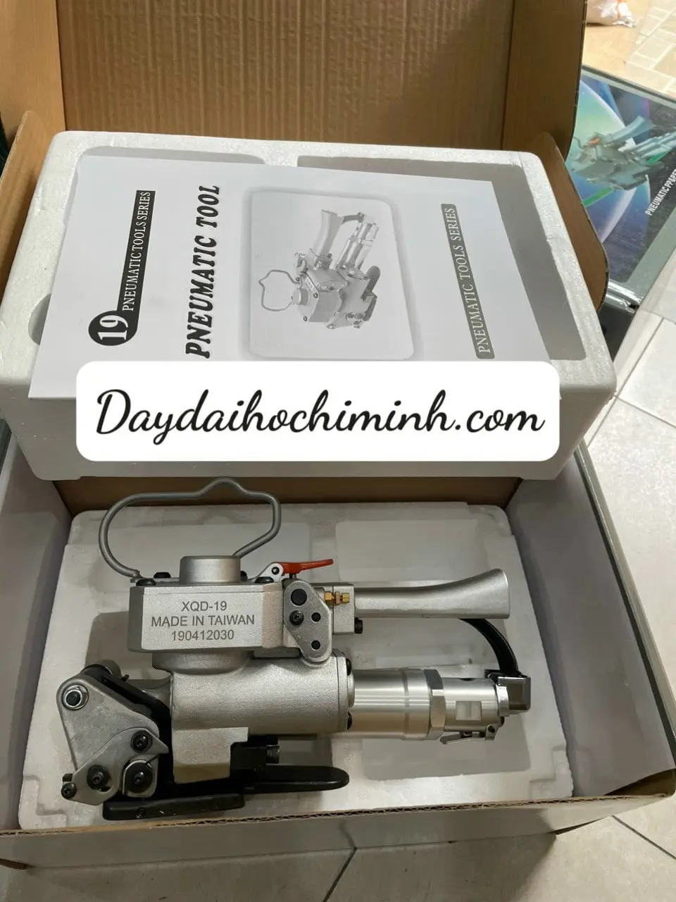 Máy đóng đai nhựa bằng khí nén XQD-19