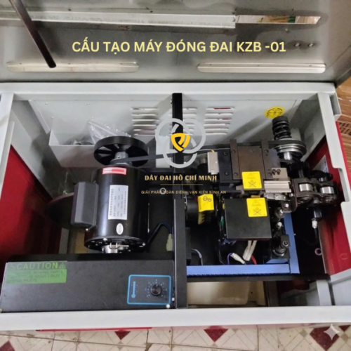 Máy đóng đai niềng thùng KZB-01 sử dụng dây PP, vận hành bán tự động, đóng gói nhanh và chắc chắn cho thùng carton, kho vận và nhà xưởng. Giải pháp tối ưu chi phí đóng gói.
