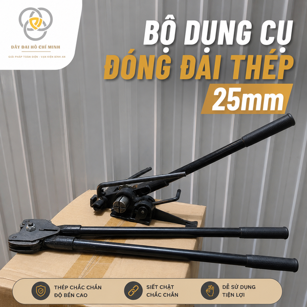 Bộ dụng cụ đóng đai thép 25mm gồm dụng cụ siết dây, kìm kẹp bọ và phụ kiện đóng đai, hỗ trợ cố định kiện hàng chắc chắn.