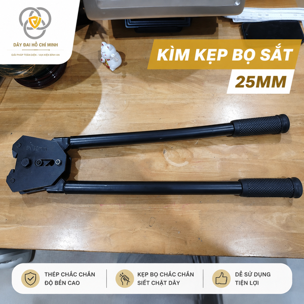 Kìm kẹp bọ sắt 25mm chuyên dùng để kẹp và cố định bọ thép, hỗ trợ siết chặt dây đai khi đóng gói gỗ, pallet, kim loại và kiện hàng công nghiệp.