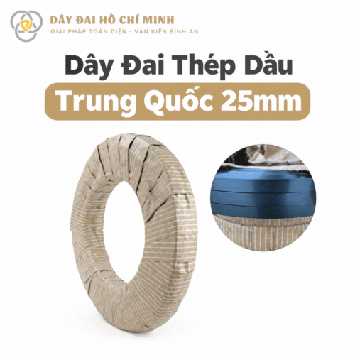 Cuộn dây đai thép dầu Trung Quốc với bề mặt thép màu xanh đen, dùng để đóng đai và cố định hàng hóa.